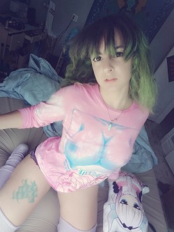 amyfantasy:  Loving my new shirt by @hvyblk got it at Anime Expo 2017 💞 Awesome news! I’ll be at GenCon this year with the @cosplaydeviants please be sure to come say hi! Join my Patreon so you can get updates, bts, selfies, nudes, NSFW videos, silly