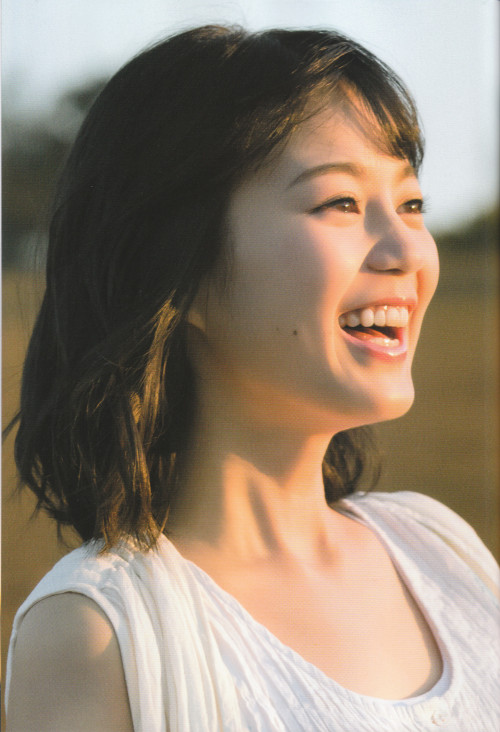 voz48reloaded:  Ikuta Erika 1st Photobook 「Tenchou」