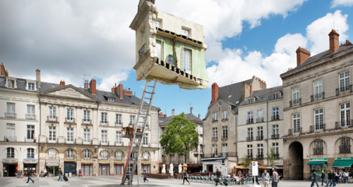 unicorn-meat-is-too-mainstream:  A BIZARRE FLOATING ROOM IN FRANCE 