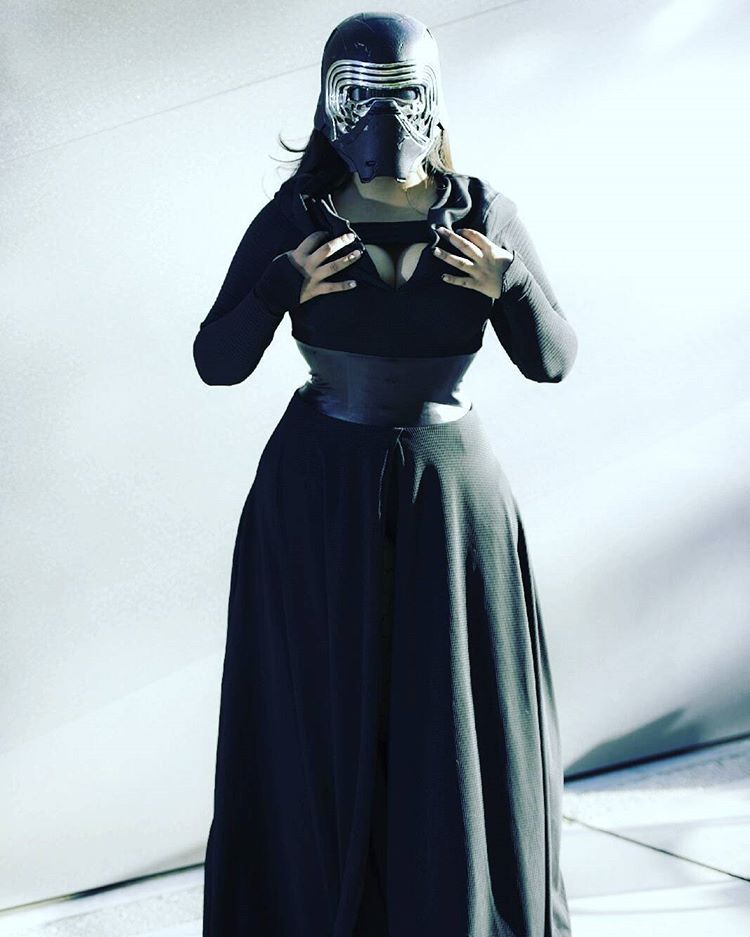 ivydoomkitty:  Here’s some more #kyloren for you!  #Costume by @elhofferdesign