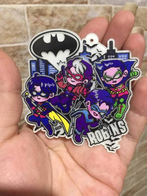 OMAGOD My new keychains of Robin glow in the dark are finally here!!!ETSY LINK: https://www.etsy.com