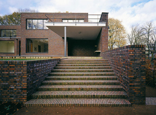 subtilitas:  Mies van der Rohe - Lange and Esters houses, Krefeld 1930. Via. 