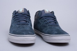 wantering:  Vans Alien Workshop Stage 4 Mid Gilbert Crockett