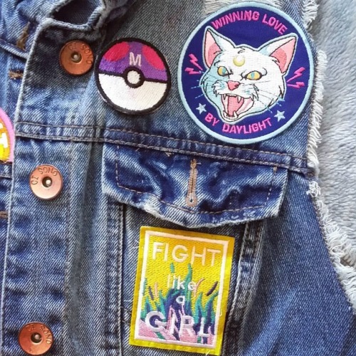 my patch vest! ⠀ Artemis patch by @sugarbone⠀ .⠀ .⠀ .⠀ .⠀ #patchgame #pingame #pinstagram #pinsofig 