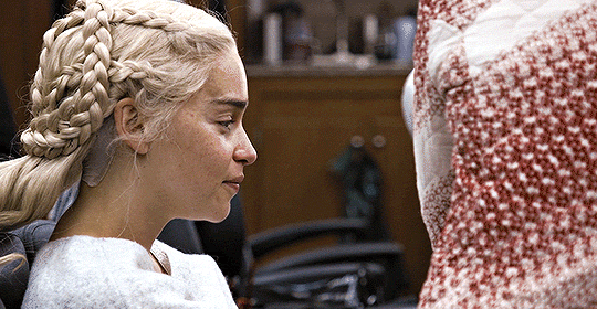 kylos:Emilia Clarke’s last day of shooting Game of Thrones