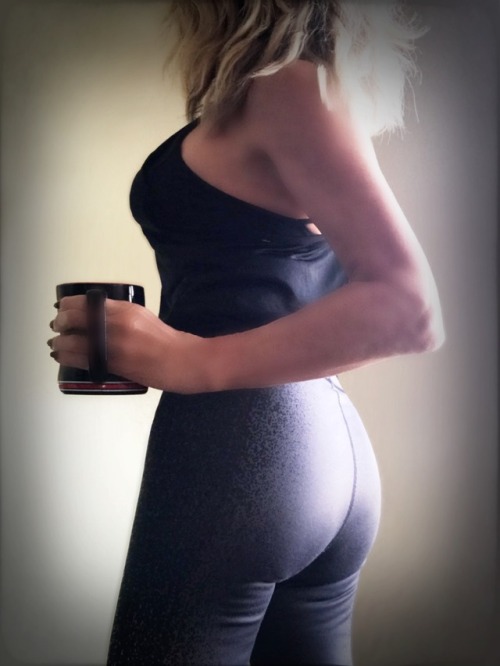 mrsrobin5on: sirvadermaul: -a cup of coffee after my workout… Perfect. And it’s Cups an