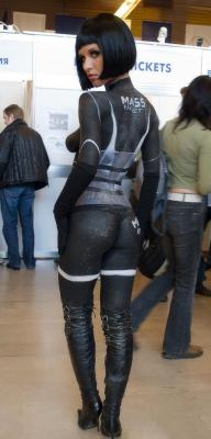 cosplay-booties:  Mass Effect butt