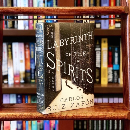 Happy Publication Day to @zafonoficial on his epic new novel #TheLabyrinthoftheSpirits! This thrilli