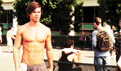  lets just appreciate the fact that writers like Drew Van Acker without a shirt (✿ ♥‿♥) 