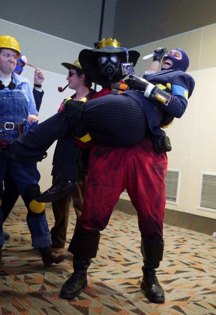 lithefider:  A few choice shots from the TF2 portion of the Friday Valve cosplay