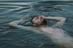 baronnedeneuve:Charlie|Lyon jeanbaptistehuong.com #beautifulmen #jeanbaptistehuong #malenudeart #beardedmen #hairychest #nakedmen #sweetfantasiesdiaryfacebookpage (en Hampstead Heath)