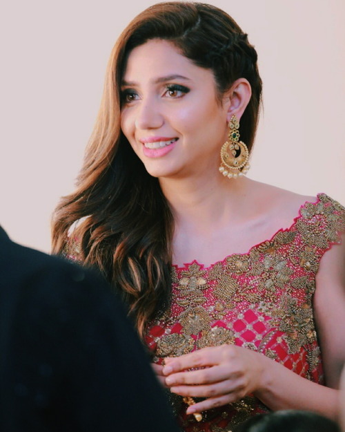 Mahira Khan at HumShowCase!