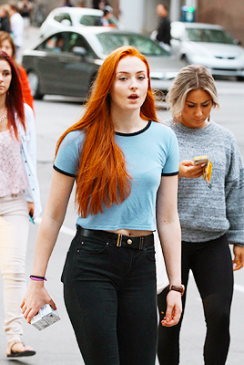 fyeahsophieturner:  Sophie Turner running errands in Montreal, 29 June 2015
