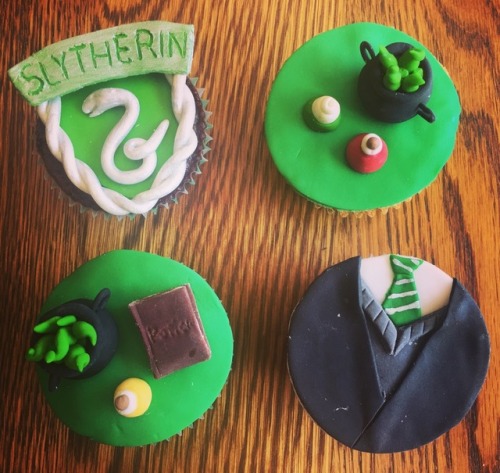 all-spice:Slytherin themed cupcakes. Come find us tomorrow at Minskip car boot or pm to order. I nee