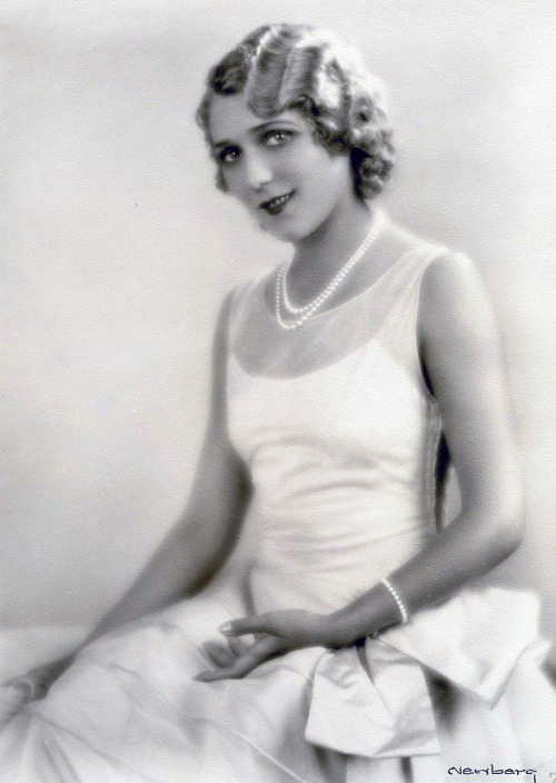 Mary Pickford by Newberg (1920s)
