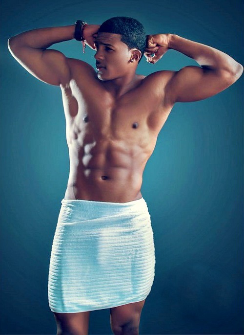 chulosspot:  Damn Baby, Drop That Towel! 