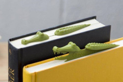 mentalflossr:  Crocodile Bookmark Turns Your