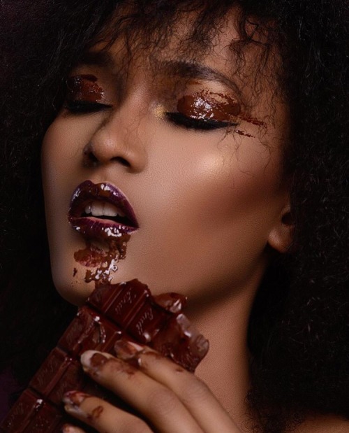 DOES CHOCOLATE CAUSE ACNE?-Esthechoc…IMPROVES Skin!Read It: http://bit.ly/2g8cbb7