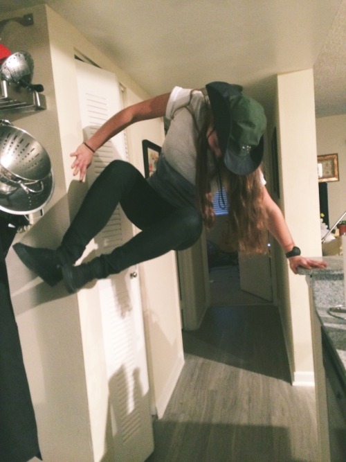 bailersailor:  honestlyrad:  I’m drunk and I held that for 15 seconds someone buy me some more beer  fuck outta here 