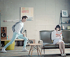 pearlescentskyblue:  Nice guy Minho wanted to give Sulli 10MB data on her phone but…