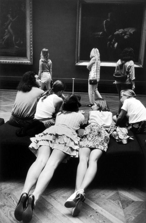 last-picture-show: Alécio de Andrade, The Louvre an it’s Visitors, 1980s