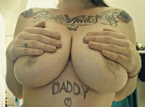 XXX Daddyâ™¡ (http://daddyslilmasochist.tumblr.com)â€œDaddyâ€ photo