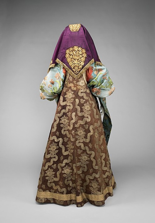 fashionsfromhistory:Ensemble Late 18th - 19th Century Russia MET