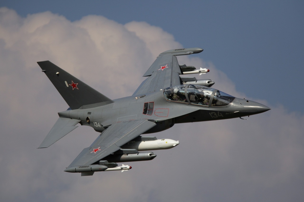 zainisaari:  YAK 130In 2005, Russian Air Force made its first order for 12 Yak-130s.