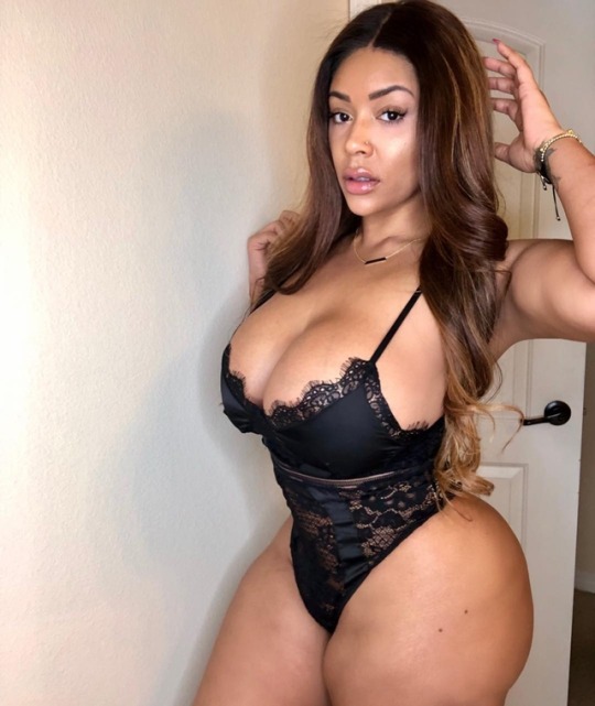 intimatehoneys:  @aundreanarene 