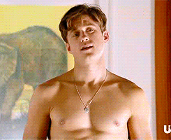 itsalekzmx:  Aaron Tveit 