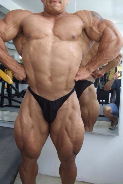 muscleaddictza:  Friday, August 29, 2014 Peruvian honcho Duncans Henson Vela Diaz 