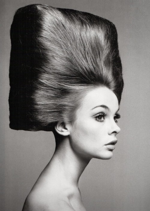 Photograph by Richard Avedon in 1965 Jean Shrimptonn