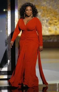 hourglassandclass:  Beautiful dress on Oprah!