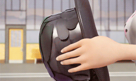 miraculous-ladybug-and-catnoir:  Parallels touching hands