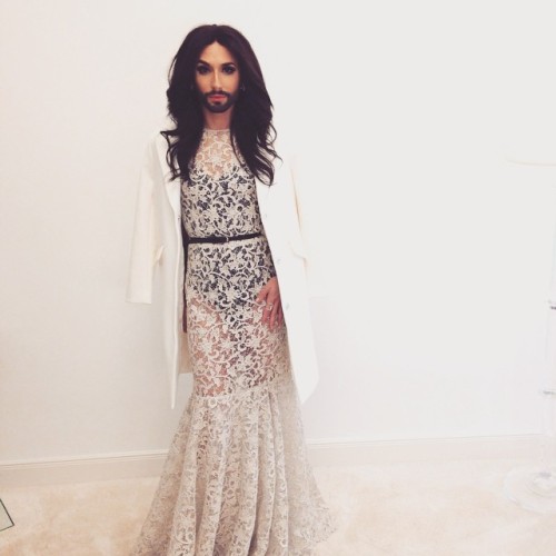 October 10, 2014 SEA award gala in Vienna. Conchita in a dress from Jesper Hovring. VideoS