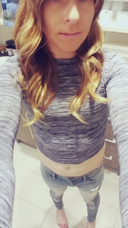 cdcutiemckayla: im lonely guys…anyone upp?