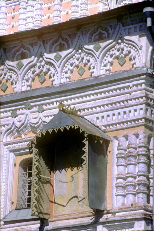 Resurrection of Christ Cathedral (Tutayev, Yaroslavl Oblast):South-west view, with the bell tower an