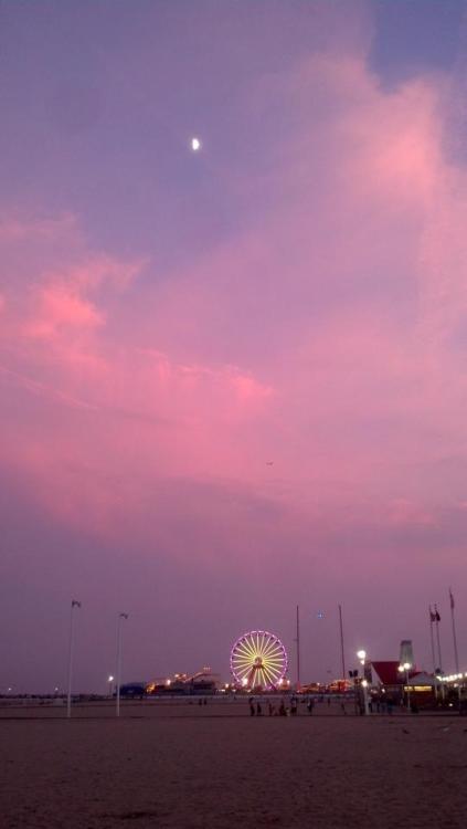 925collection:Ocean City MD 2014 Best picture I’ve ever taken #sunset #pinkclouds #pinksky #oc