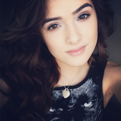 love-a-brown-eyed-girl:  Olivia ‘Chachi’ Gonzales