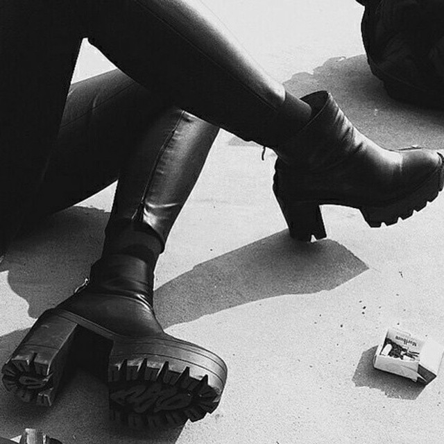 #catwalkstories — Leather tights and boots: a killee all black...