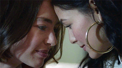 girlcouples: wlwshipper:  “Let’s forehead promise to never leave each other again. Is it obvious that I just made this up?”   girls and love 