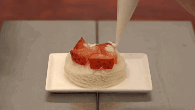 gifsboom:  Guy Makes Tiny Edible Birthday porn pictures