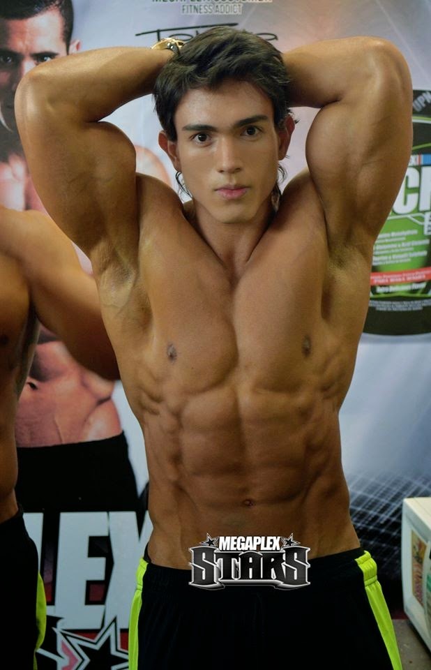 myfavouriteguysblog:  Daniel Roman, bodybuilder/model 