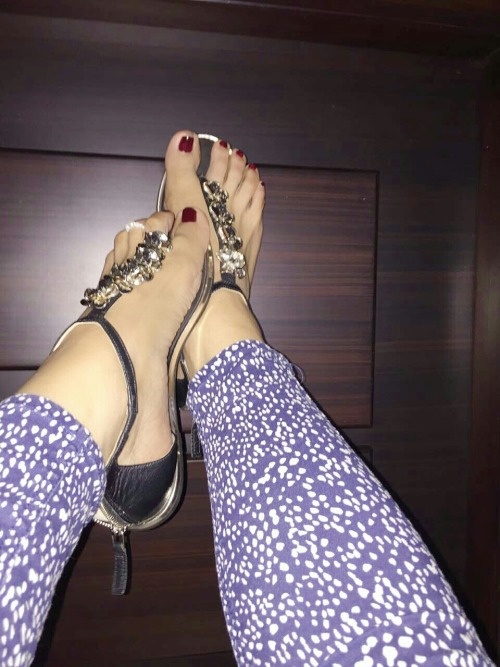 gabprincess01:  Another gift from a follower 😍🙈😘👣