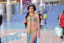 love-cosplaygirls:  Slave Jasmine