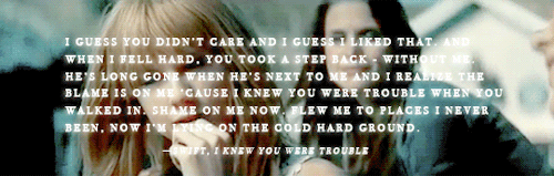 urgeforgoing:Taylor Swift and Joni Mitchell + lyric similarities. TAYLOR: My favourite album of all 