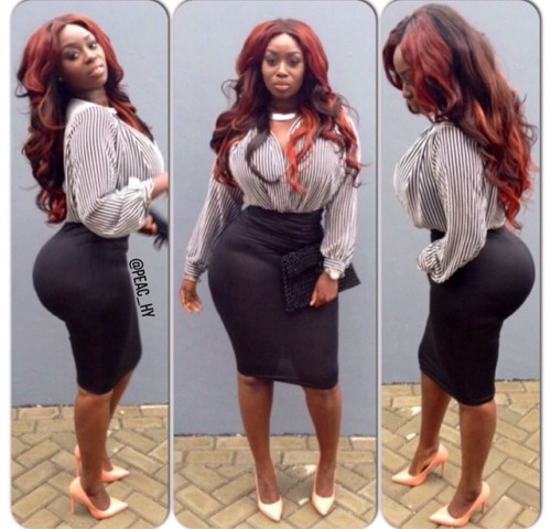 my94magna:  funbaggery:  Peace Hyde has the most outrageous body on the planet.    Pretty crazy.