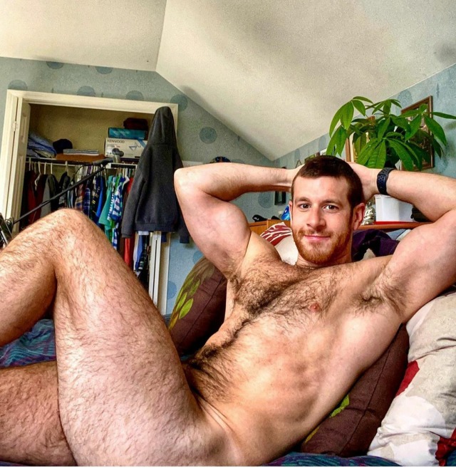 alanh-me-deactivated20200816:hairymenrgr8:164k+ follow all things gay, naturist and “eye catching”  