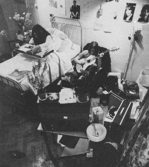 soundsof71: hellyeahlennon:   From November 4 until November 25, 1968 John and Yoko occupied Room Number 1, Second West Ward Queen Charlotte’s Maternity Hospital, London, When John’s bed was needed, he moved to an inflatable mattress on the floor.