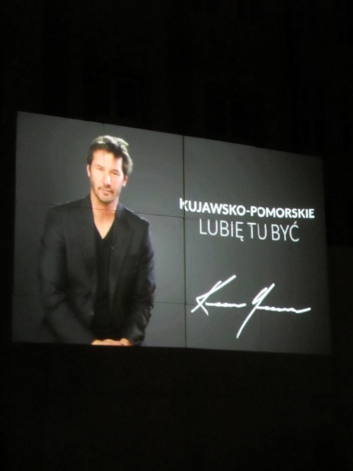 SPECTACULAR FESTIVAL OF LIGHTS IN TORUN, POLAND. CELEBRITY ENDORSEMENT IS KEANU REEVES WHO SAYS: &ld